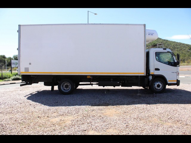 BUY MITSUBISHI FUSO 2015 CANTER FE8-150 A/T F/C C/C TRANSFRIG MT300, Autobestseller