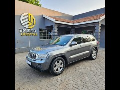 BUY JEEP GRAND CHEROKEE 2012 5.7 V8 O/LAND, Autobestseller